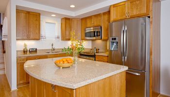 Hawaii Kitchen Remodeler - Aiea townhouse kitchen remodel by Homeowners Design Center