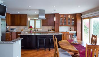 Hawaii Kitchen Remodeler - Kitchen remodel combines form & function beautifully in Hawaii Kai by Homeowners Design Center