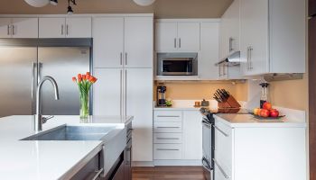 Hawaii Kitchen Remodeler - Homeowners Design Center; Kitchen gets updated & modernized