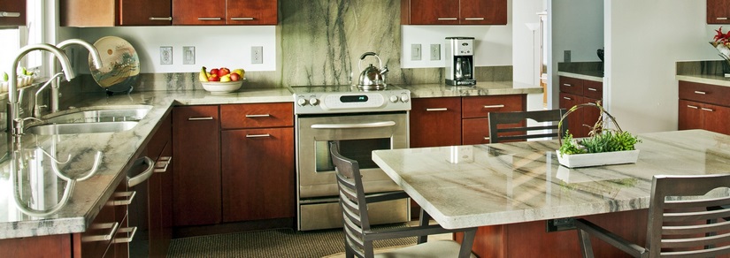  The striking veining in the natural stone added another layer of texture to the kitchen.